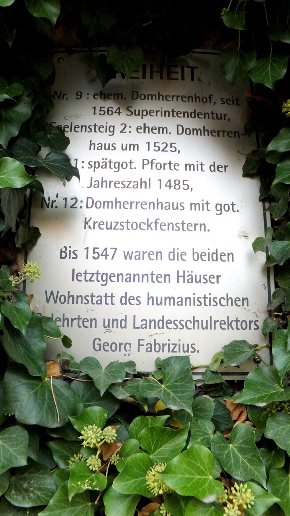 Infotafel vor dem Wohnhaus des Georg Fabricius, Freiheit 11 in Meißen.