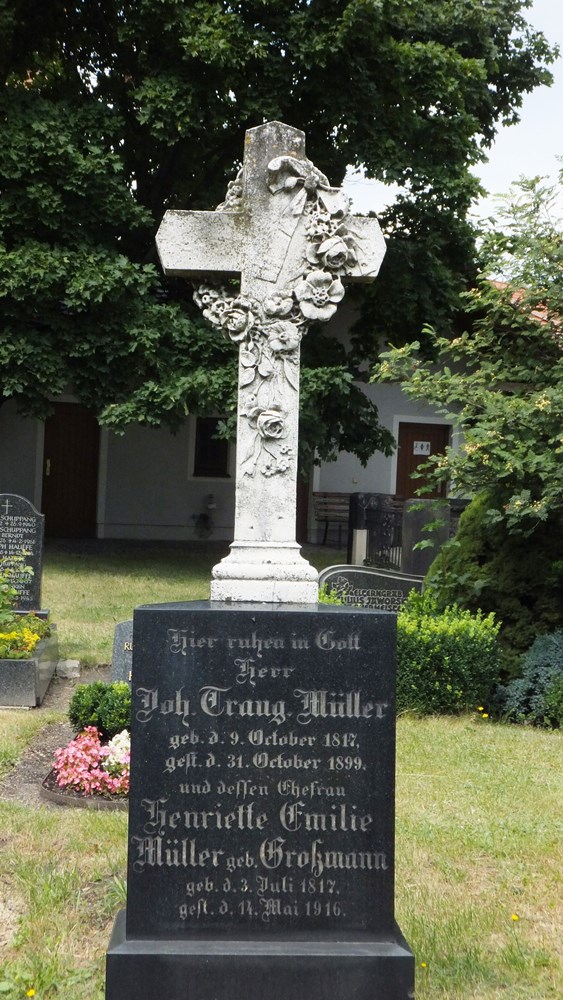 Grabmahl in Kamenz: Johann Traugott Müller und Christiane Henriette Emilie Großmann.